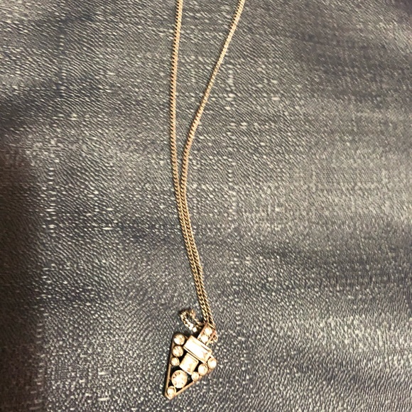 Arrow Necklace - Picture 1 of 1